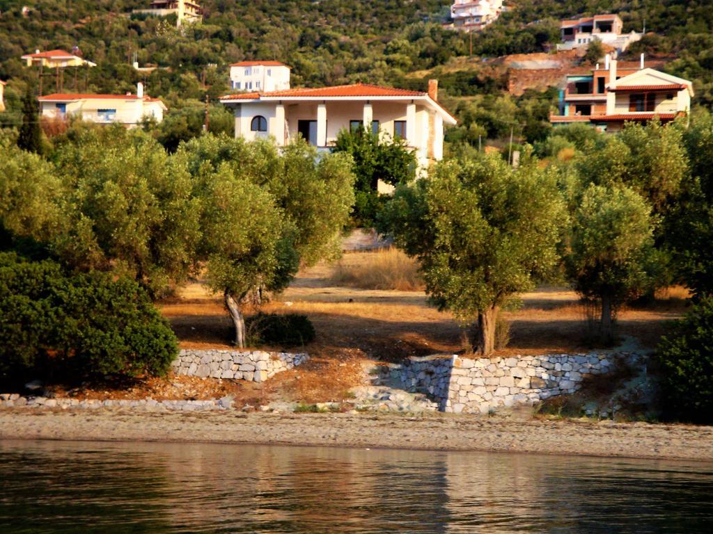Waterfront Mediterranean Villa Skroponeria Exterior photo